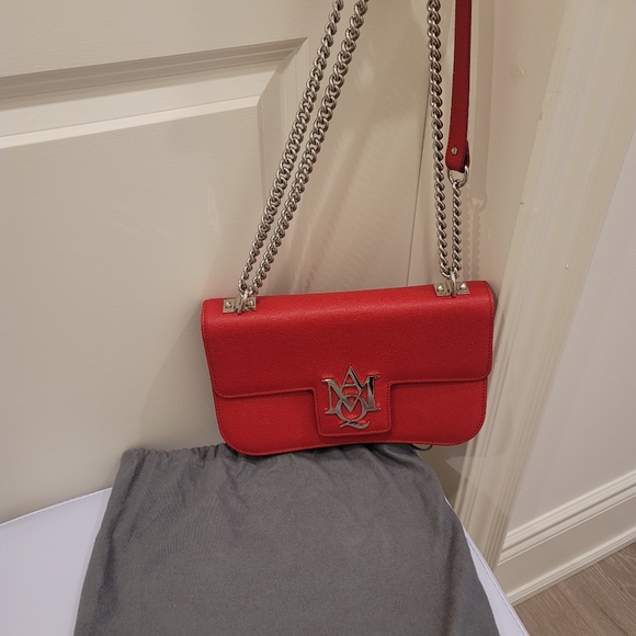 Alexander McQueen Crossbody and Shoulder leather chain Bag - Picture 5 of 15